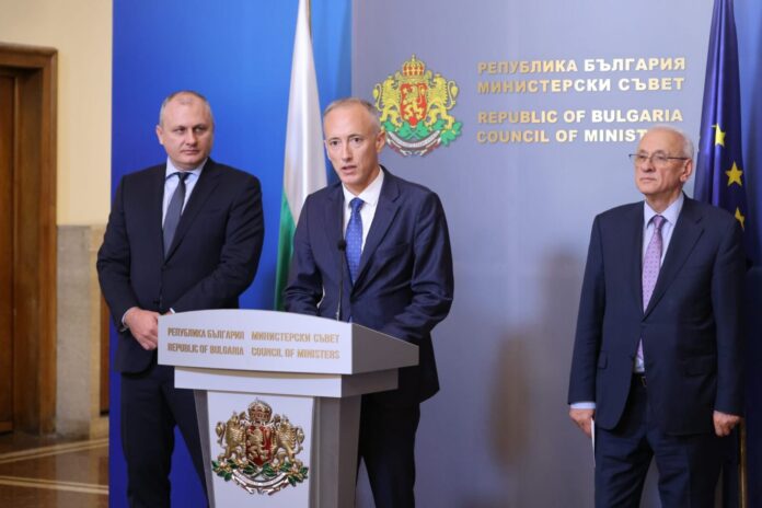вестник, новини, анализи, коментари, хороскоп, изbрано съдържание, българия, света, видео, фотографии, най-новото, най-важното, днес, бизнес, истории, политика, наука, технологии, mедии, инцидент, произшествиe, съдебна, любопитно, звезди, мнения, интервю, разследванe, информация, спорт, здраве, забавнo, времето, справочник, оживление